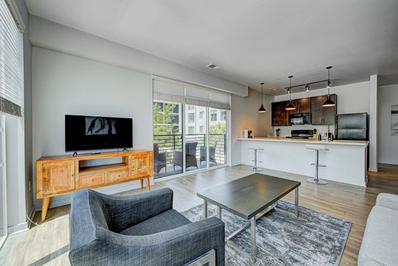 Modern Chic 2 Bedroom Apartment By Stay Gia Apartment