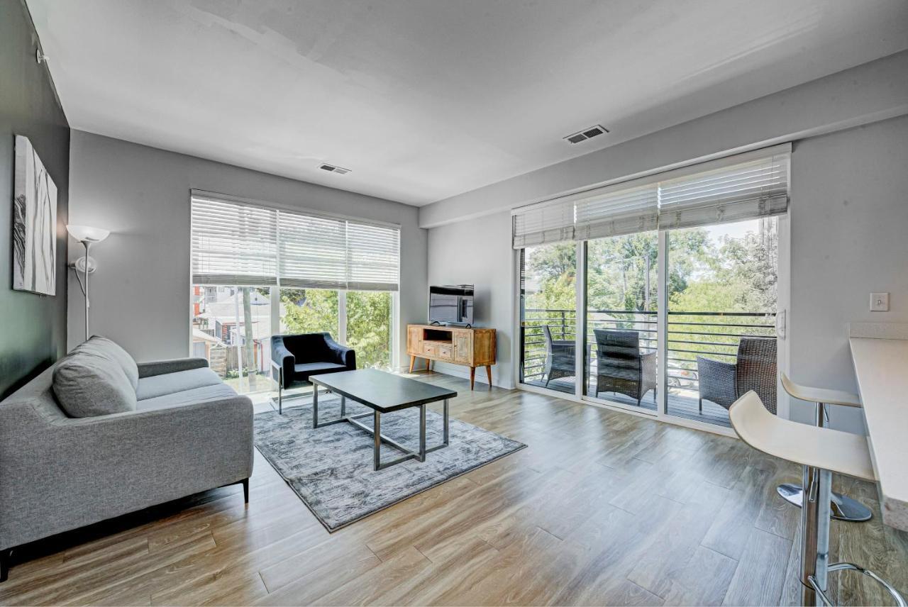 Modern Chic 2 Bedroom Apartment By Stay Gia