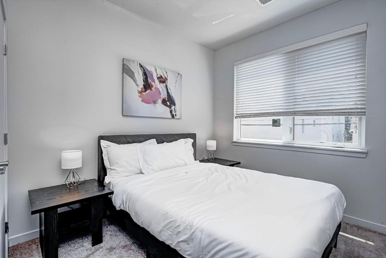 Modern Chic 2 Bedroom Apartment By Stay Gia Apartment
