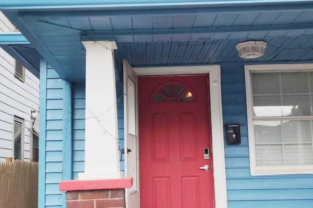 Entire Home/firm Queen Bed/3 Miles To Downtown Indy Holiday home *