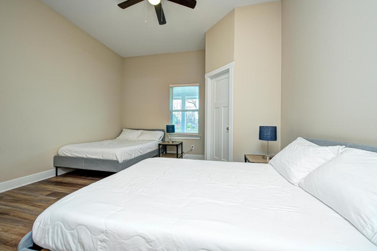 Cozy Stringtown Gem 1 Mile To Downtown! Apartment *