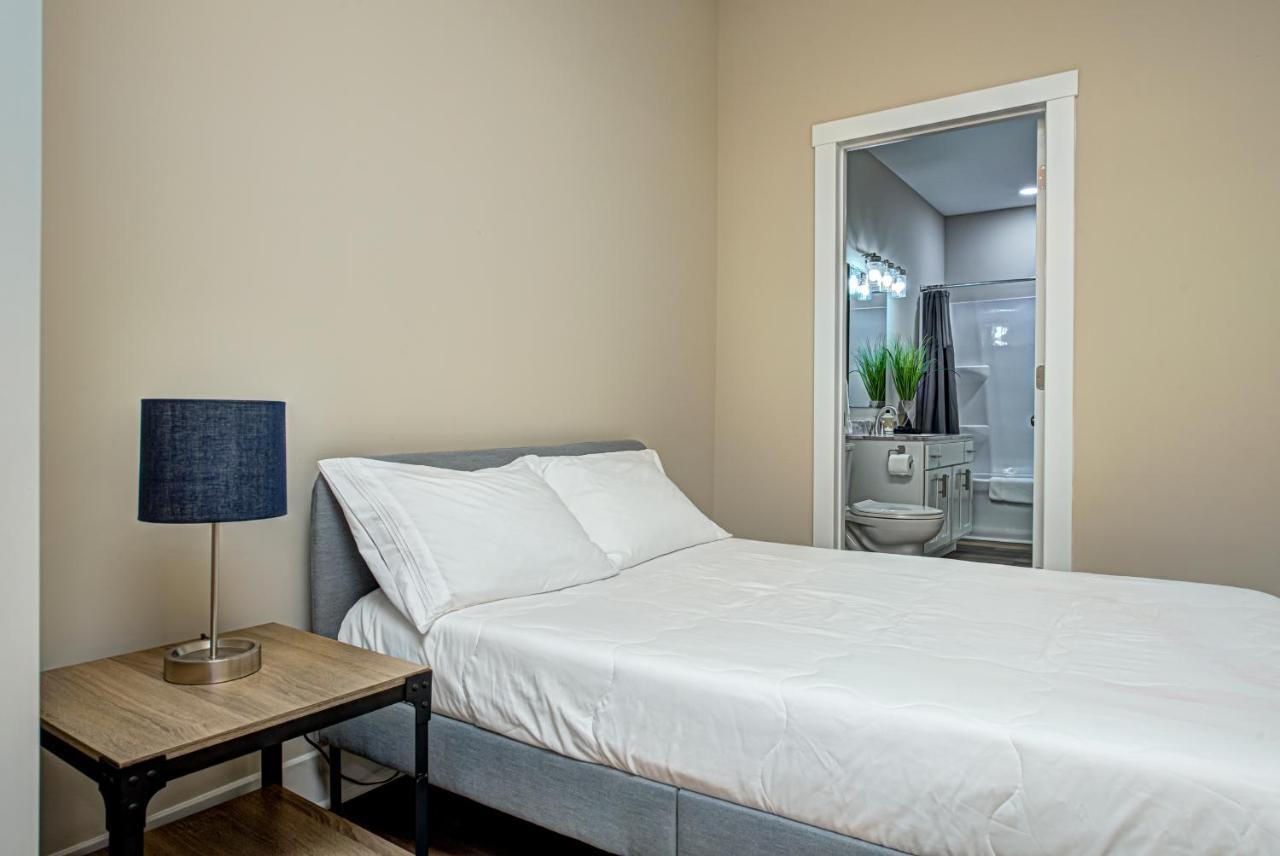 Cozy Stringtown Gem 1 Mile To Downtown! Apartment
