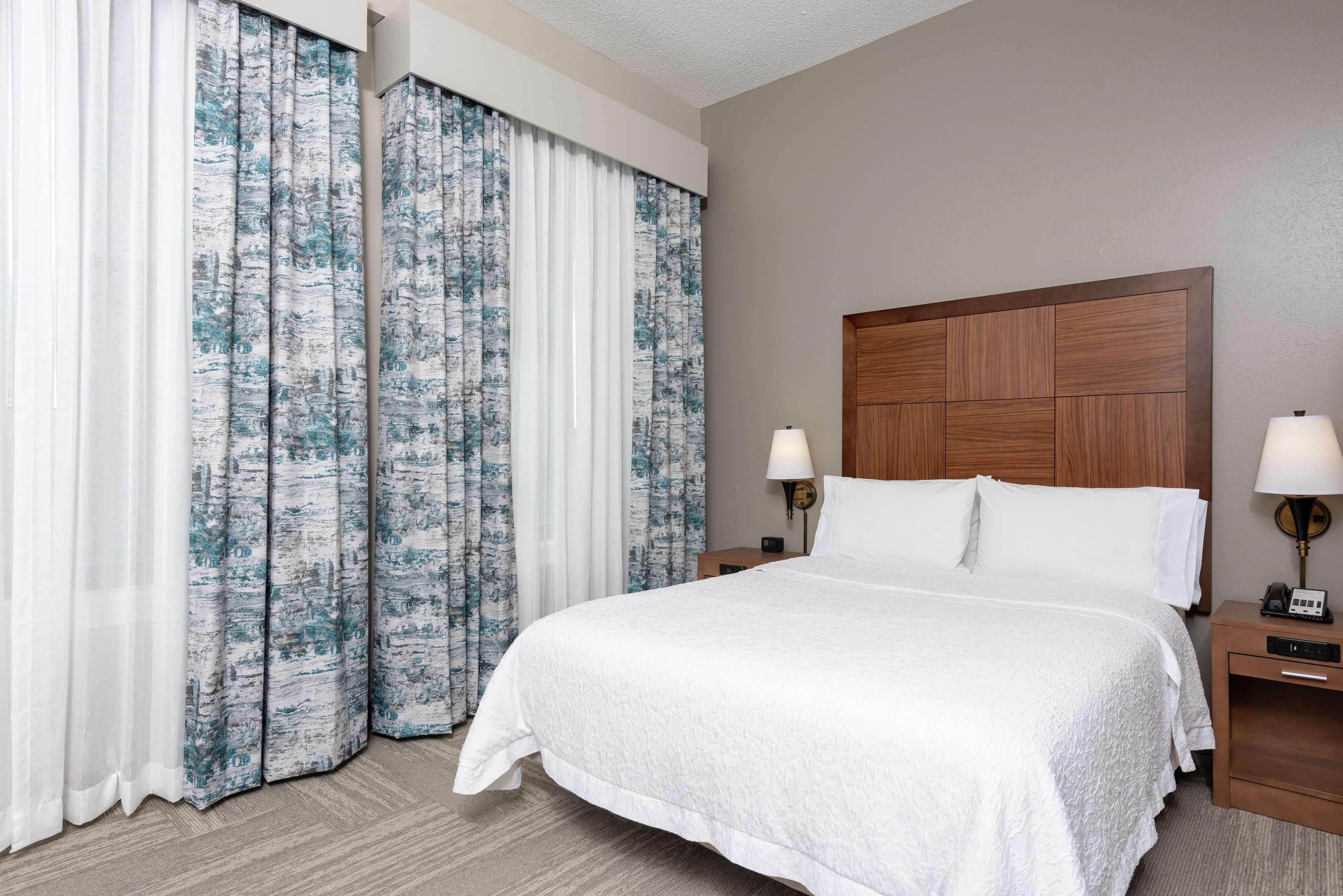 Hotel Hampton Downtown Across From Circle Centre Indianapolis