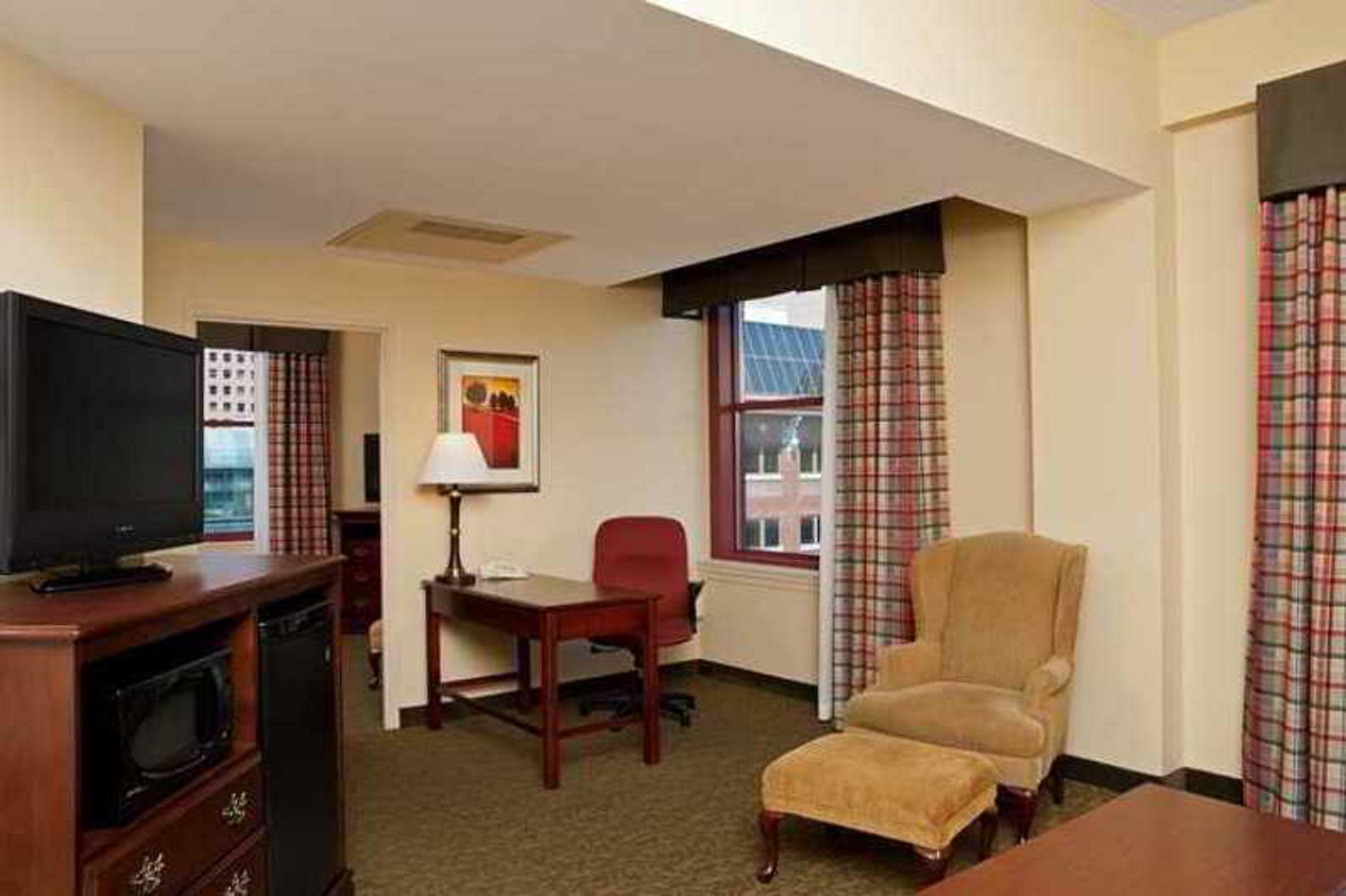 Hampton Downtown Across From Circle Centre 3*