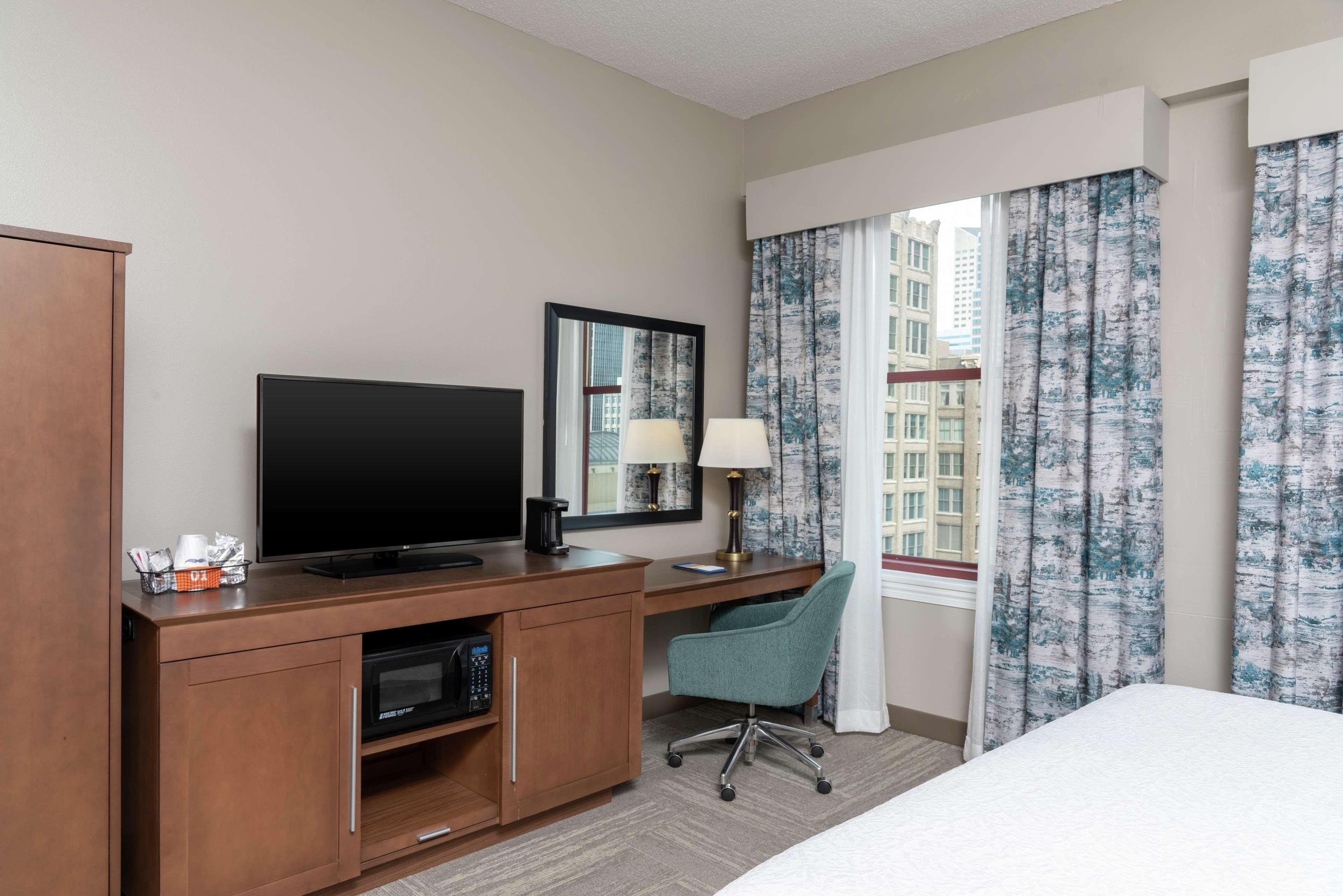 Hampton Downtown Across From Circle Centre 3*