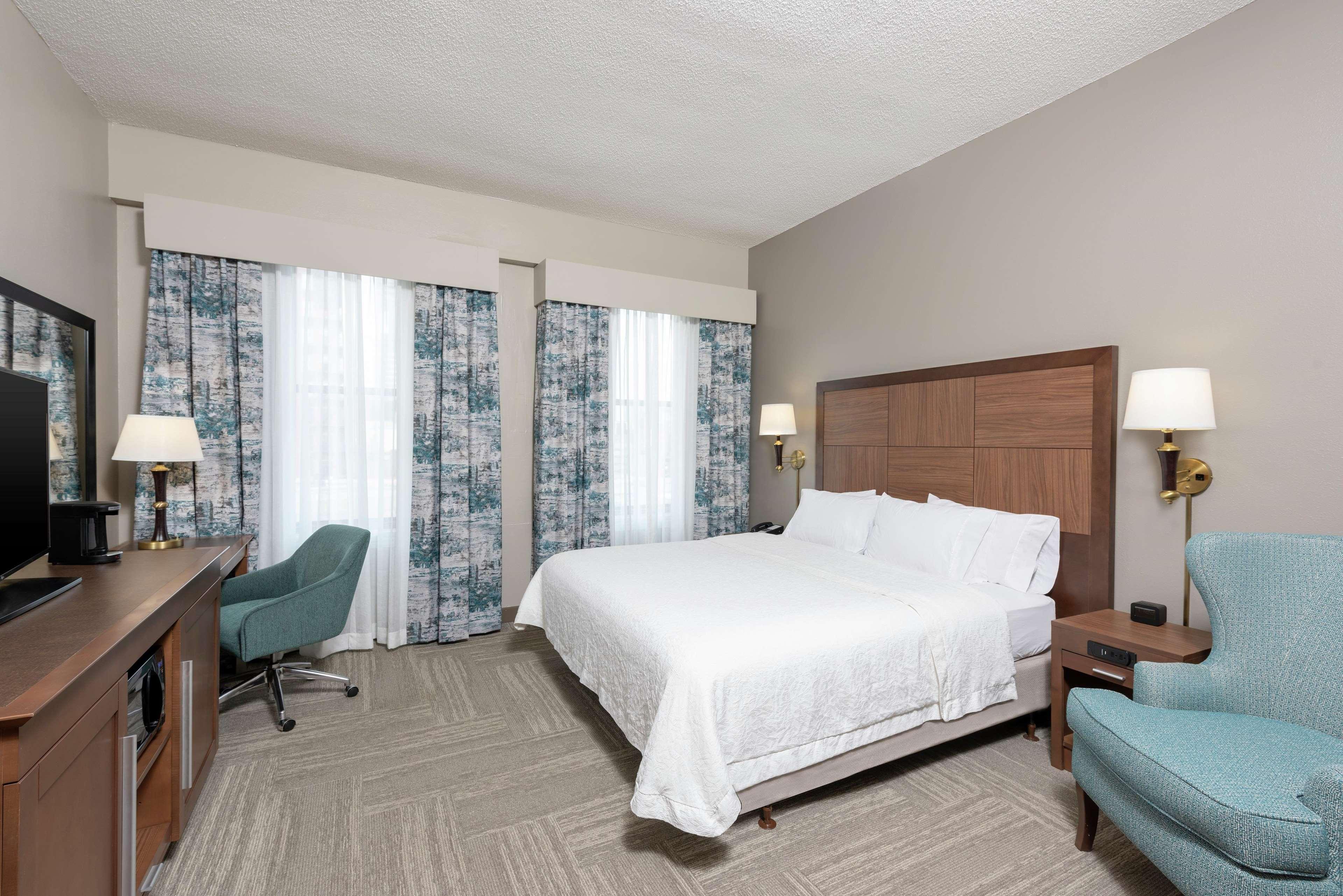 Hotel Hampton Downtown Across From Circle Centre