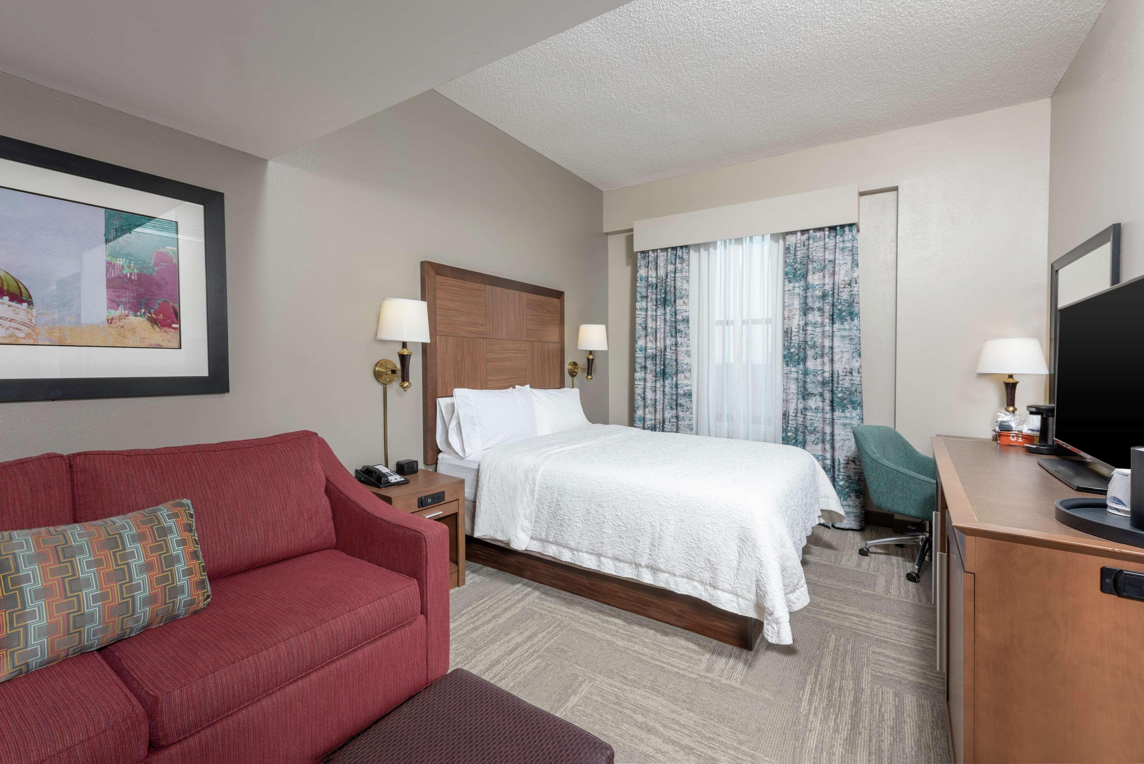 Hampton Downtown Across From Circle Centre 3*