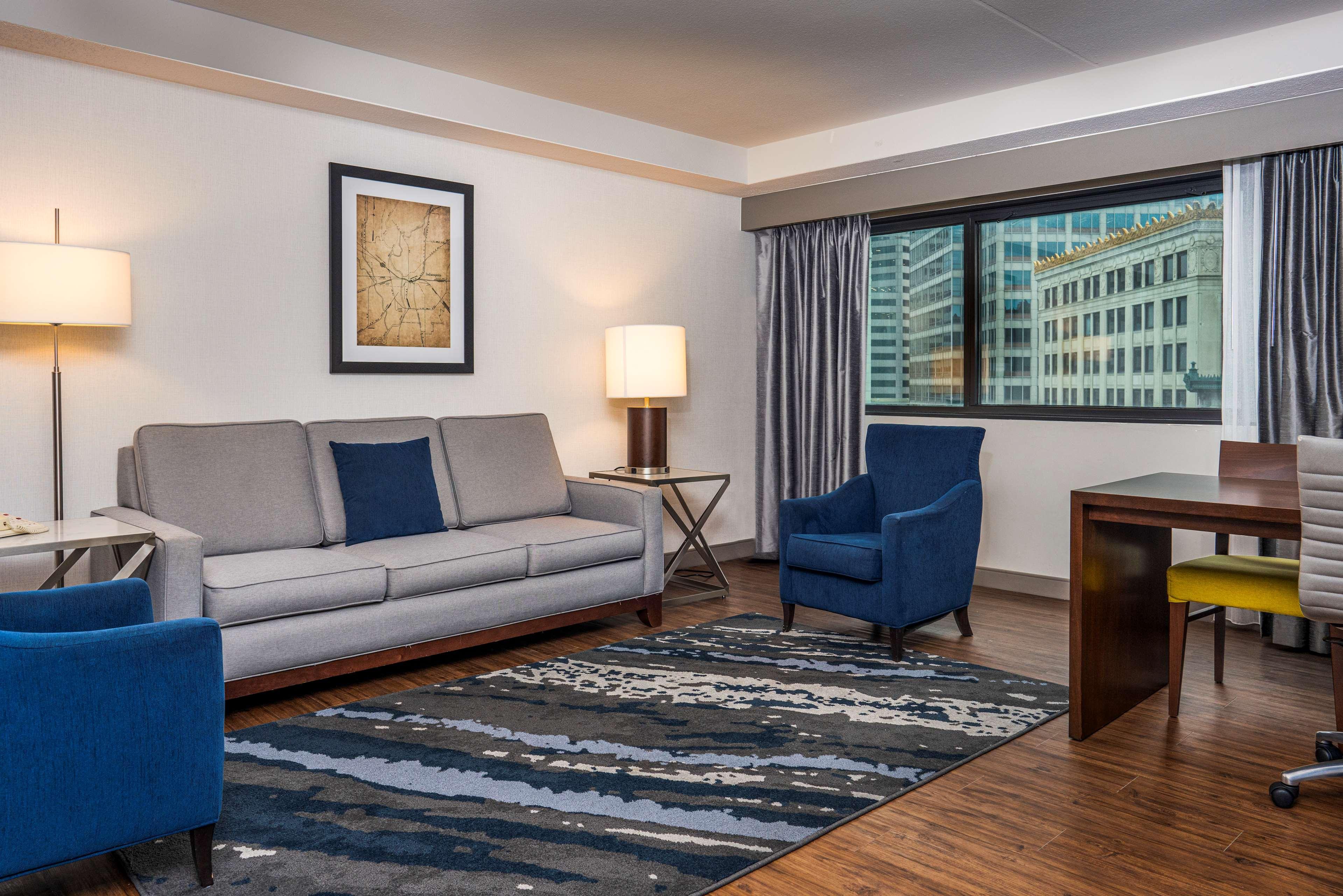 Hotel Embassy By Hilton Downtown
