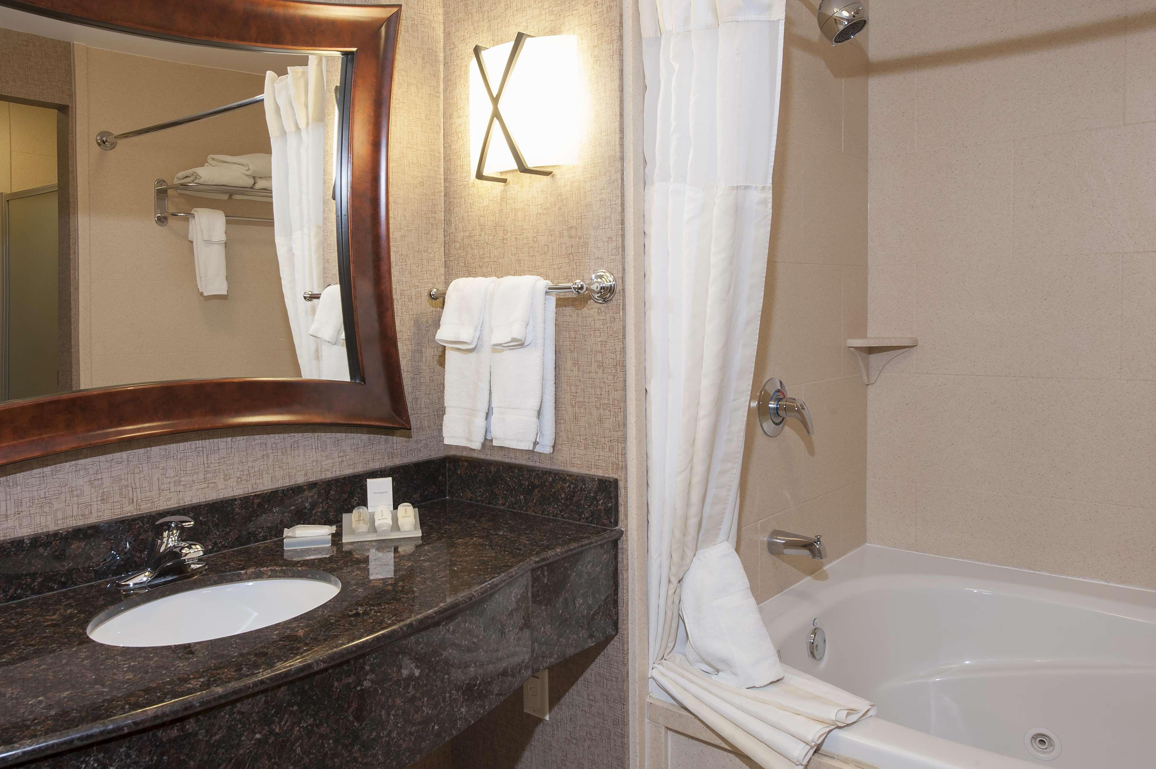 Hilton Garden South/greenwood Hotel 3*