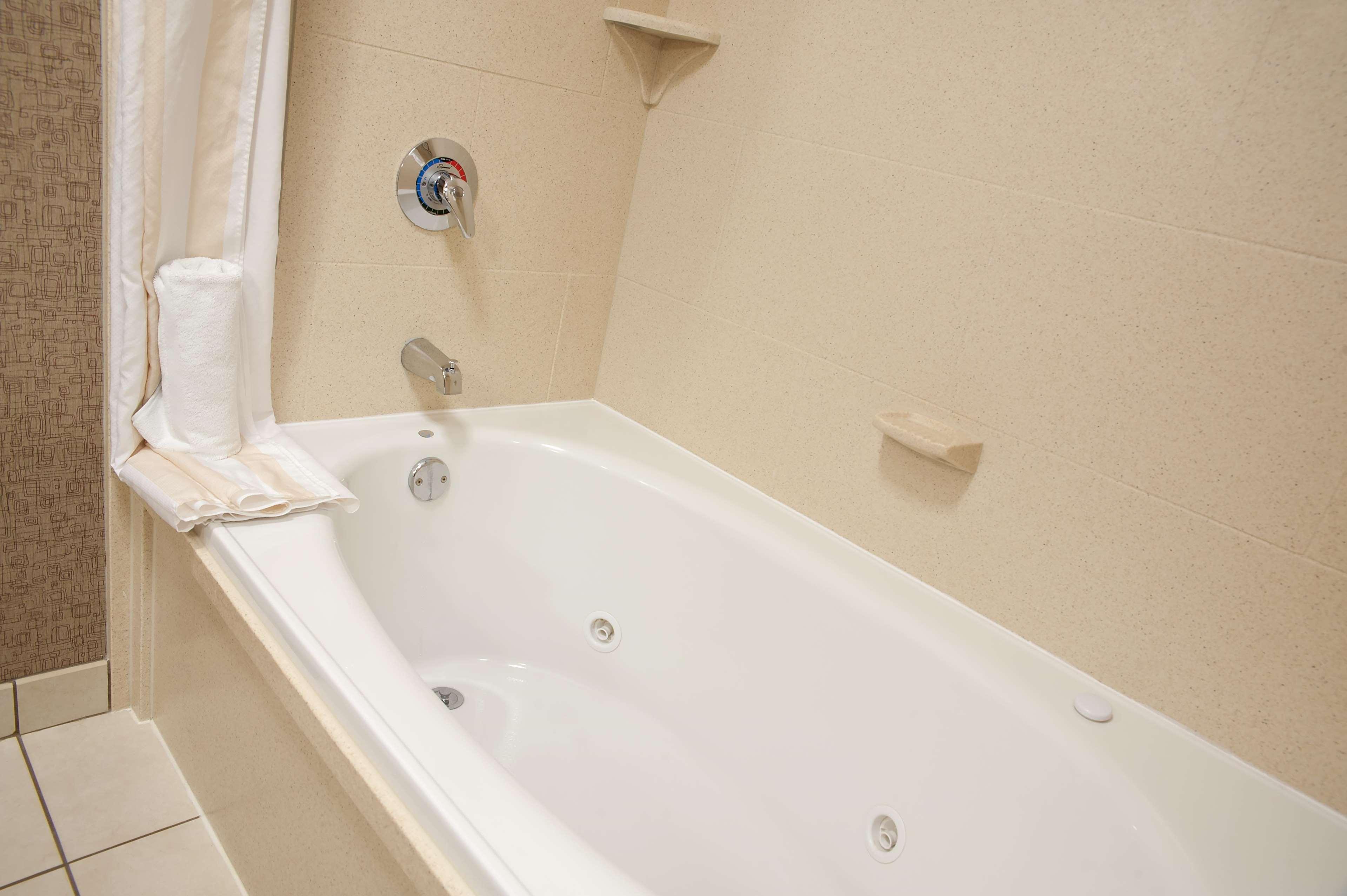 Hilton Garden South/greenwood Hotel 3*