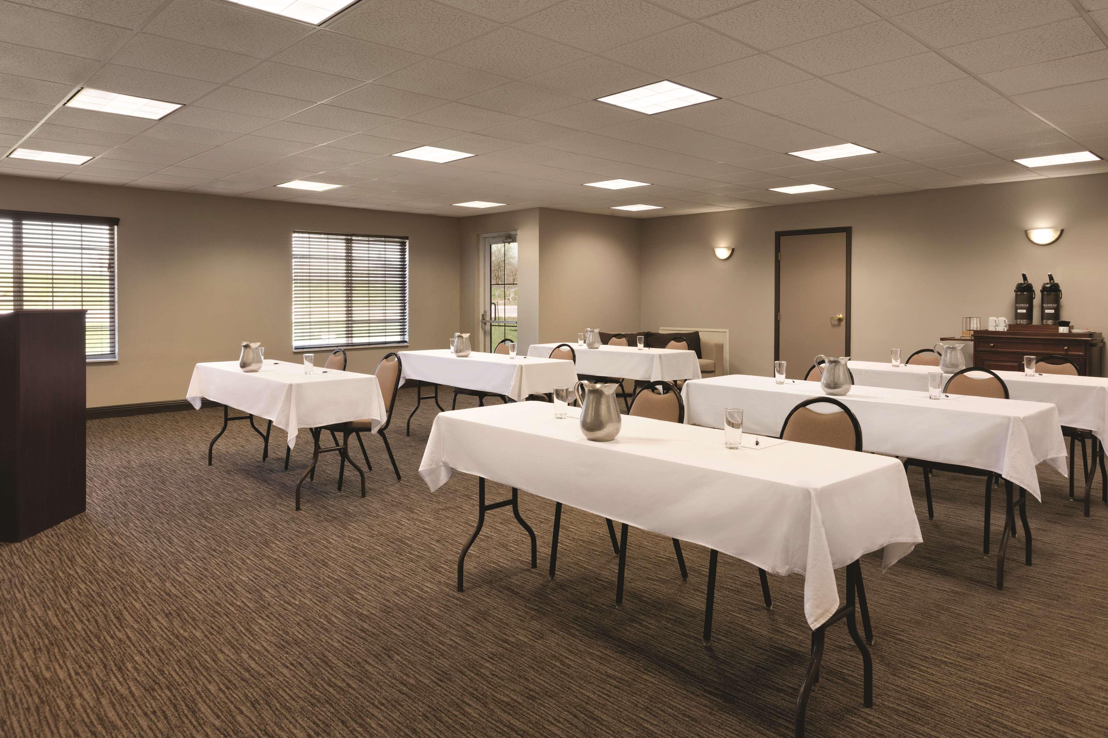 Country & By Radisson, Airport South, In Indianapolis