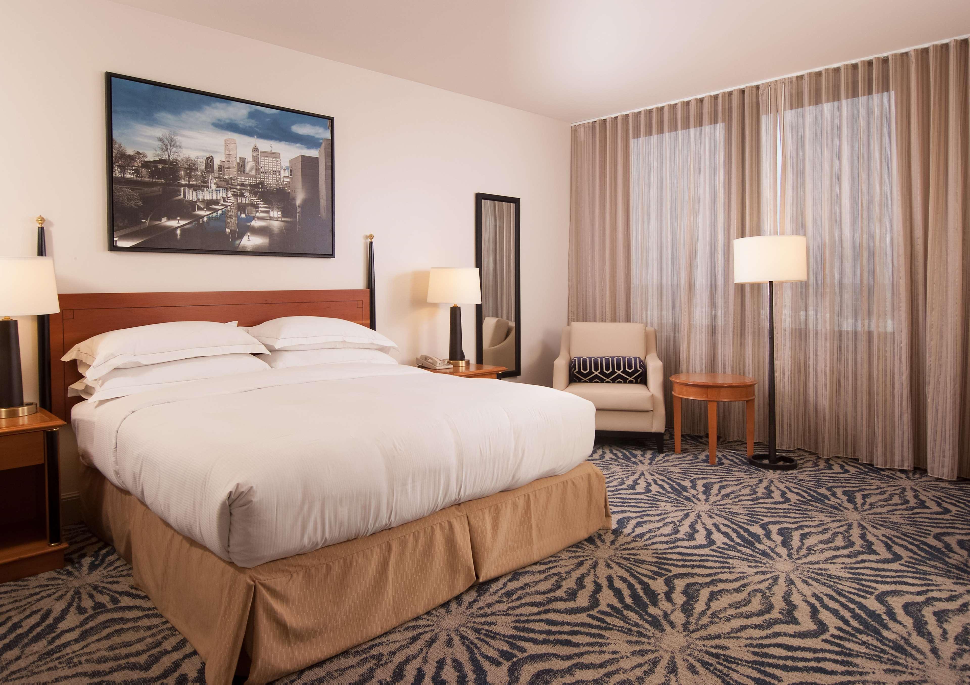 Hilton & Hotel