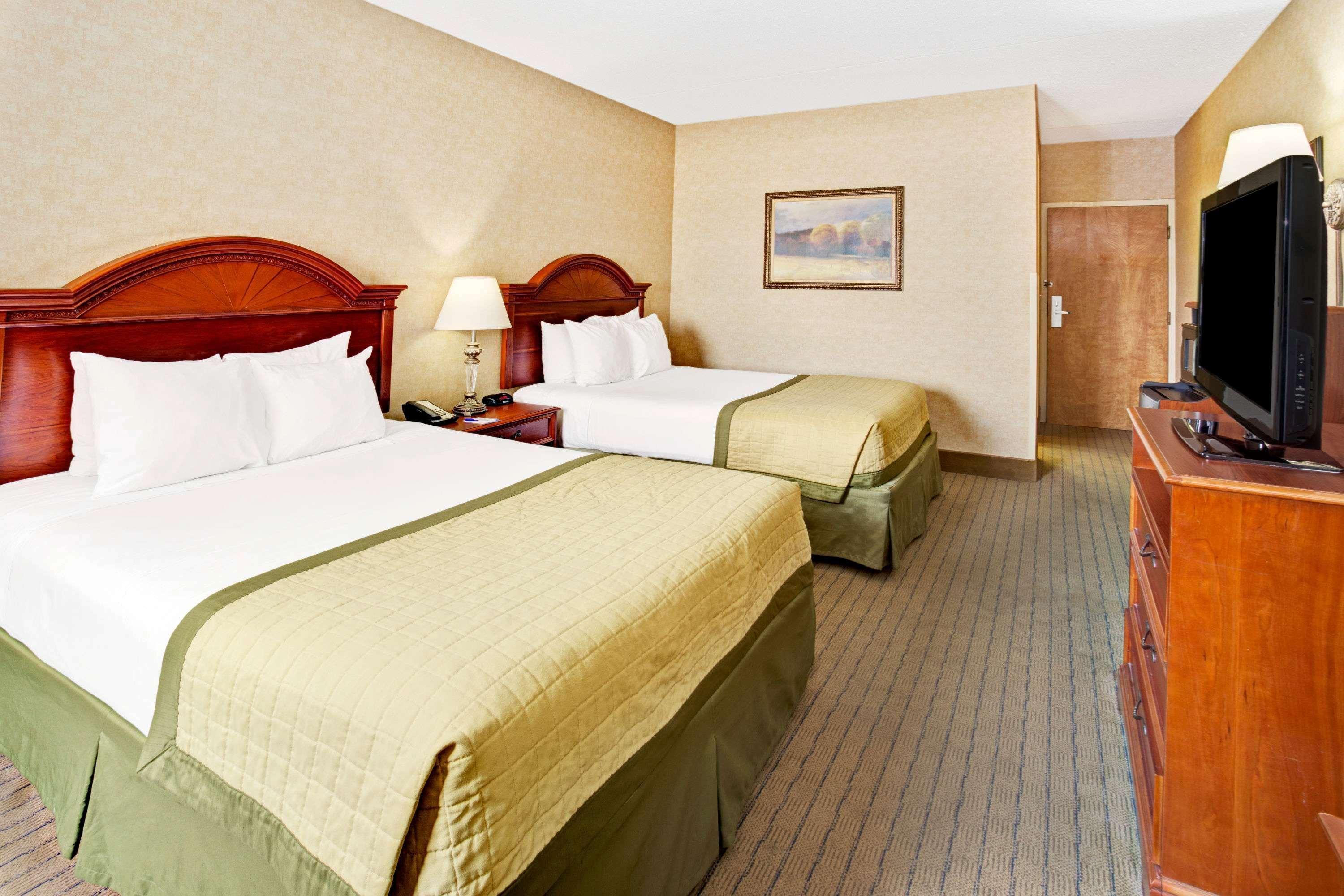 Hotel Baymont By Wyndham West