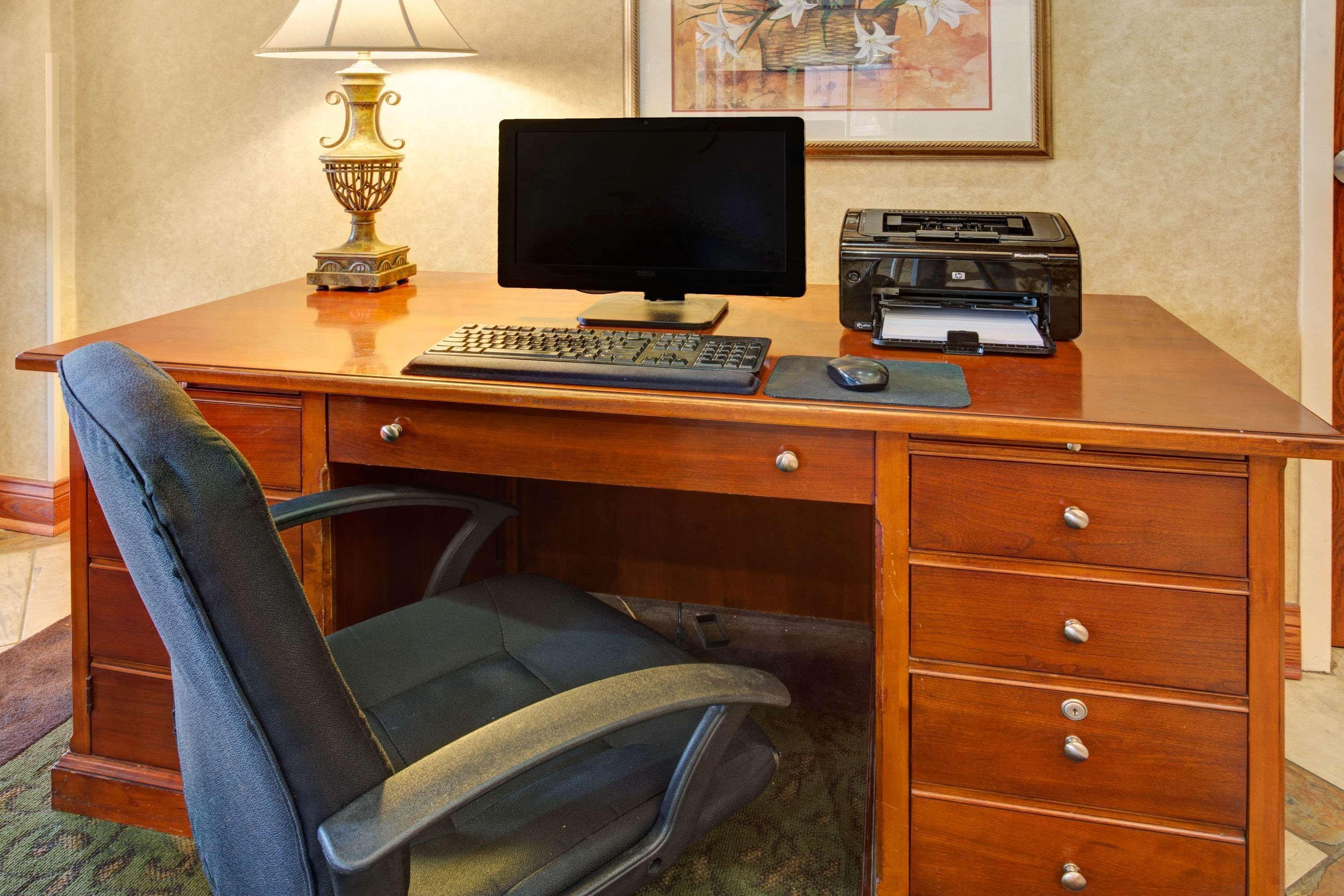 Baymont By Wyndham West Hotel 2*