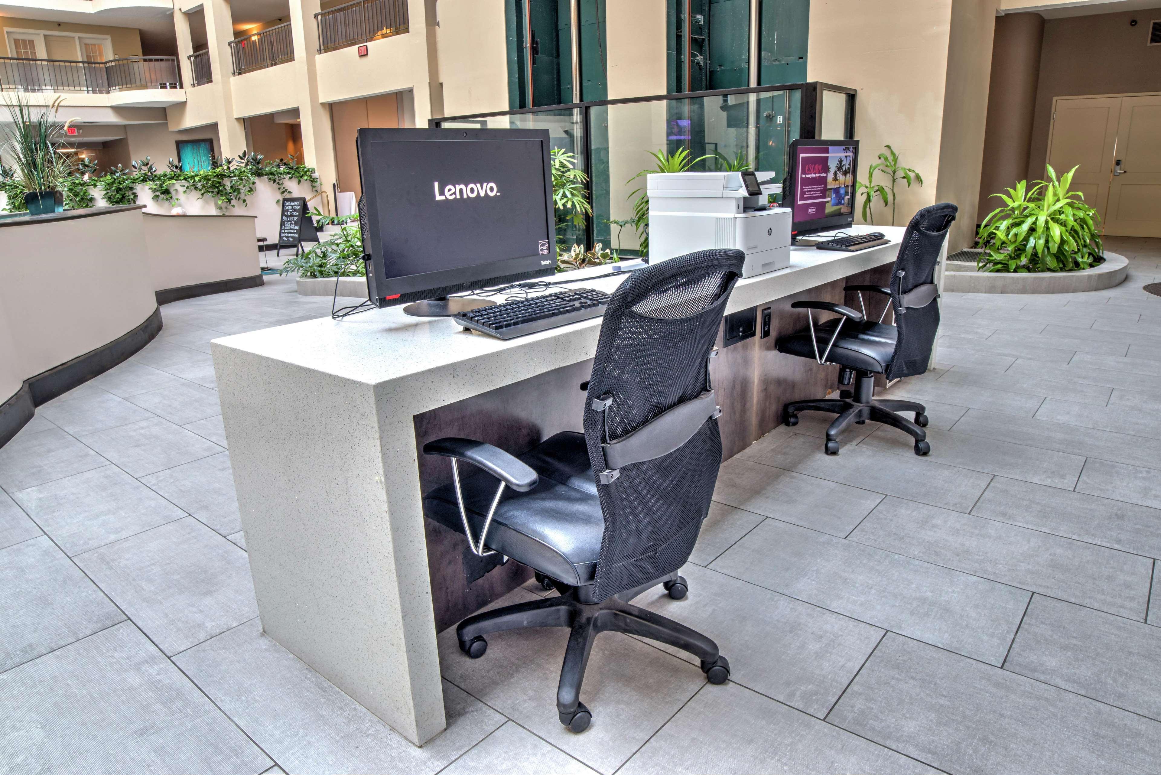 Hotel Embassy By Hilton North 3*