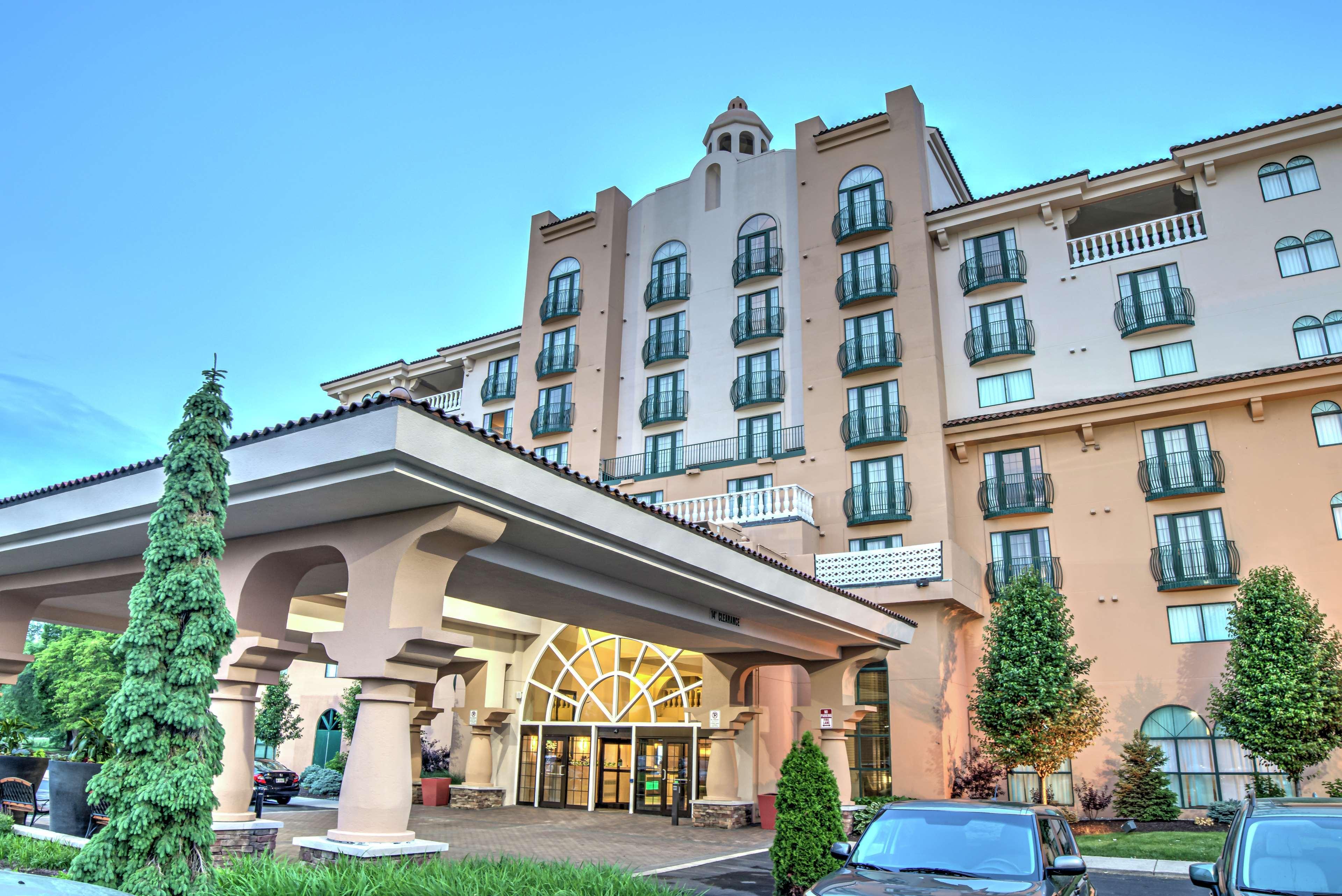 Embassy By Hilton North Hotel
