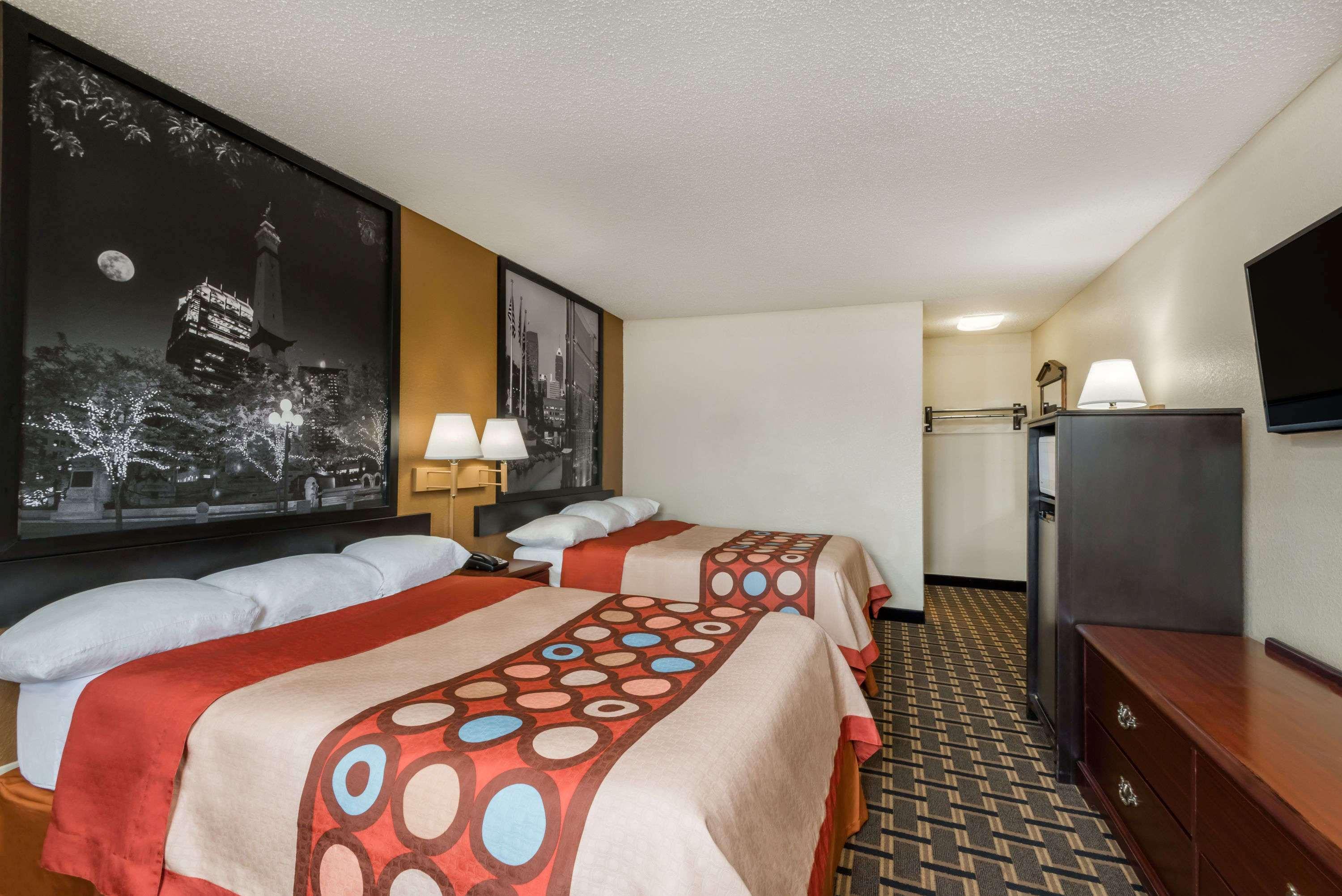 Super 8 By Wyndham Indianapolis/ne/castleton Area Hotel Indianapolis