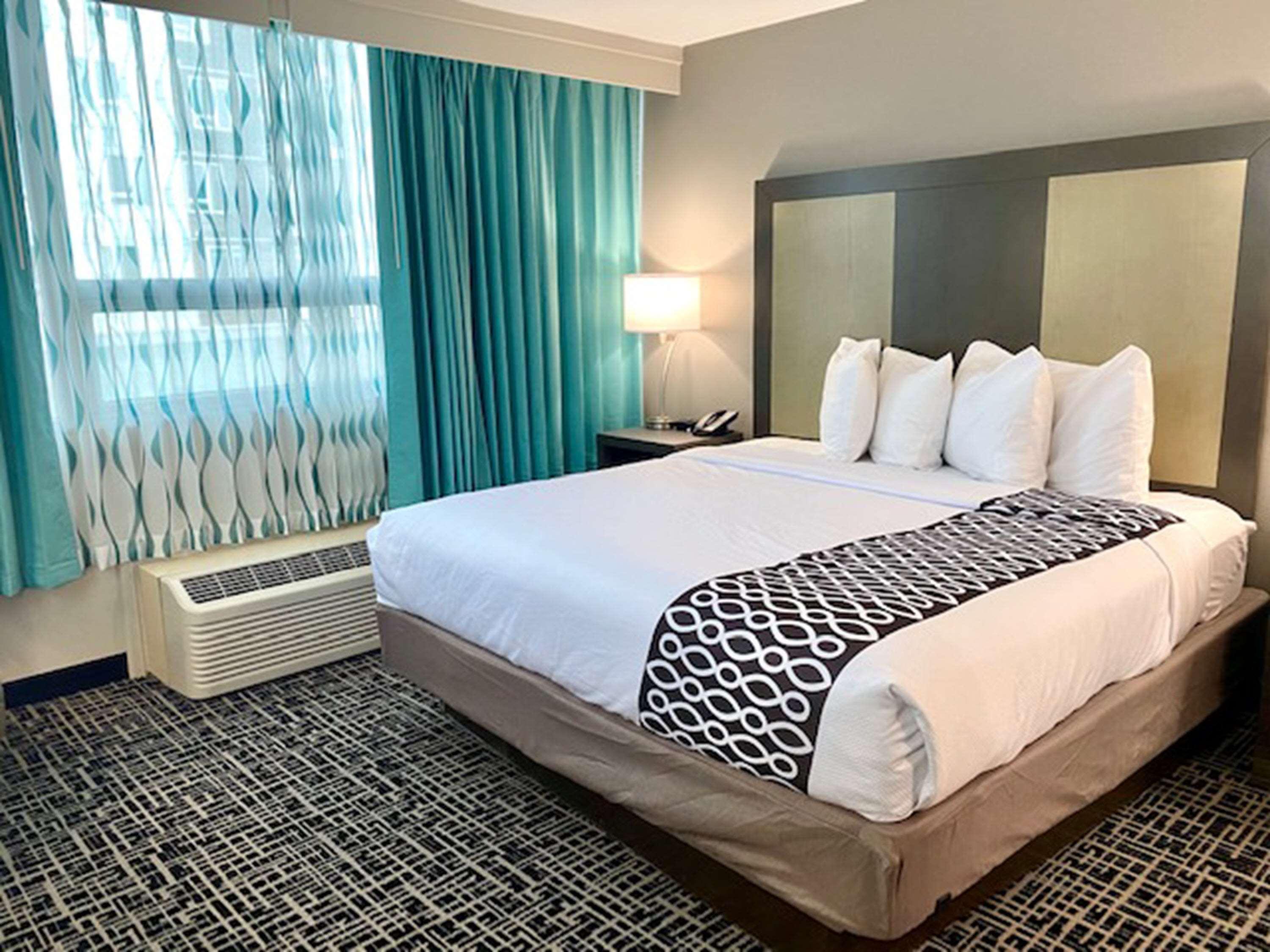 La Quinta & By Wyndham Downtown 3*