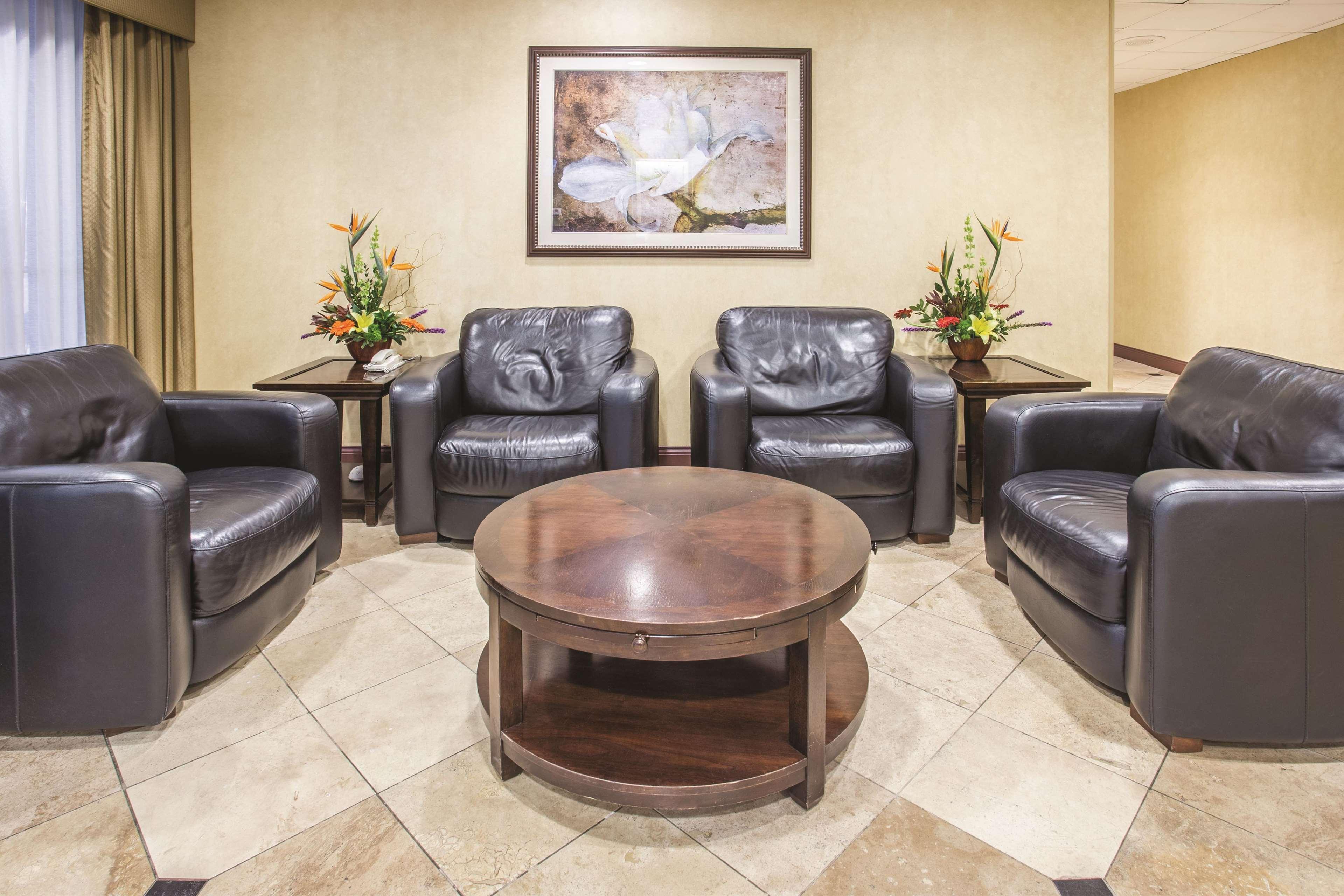 Hotel La Quinta By Wyndham South 3*