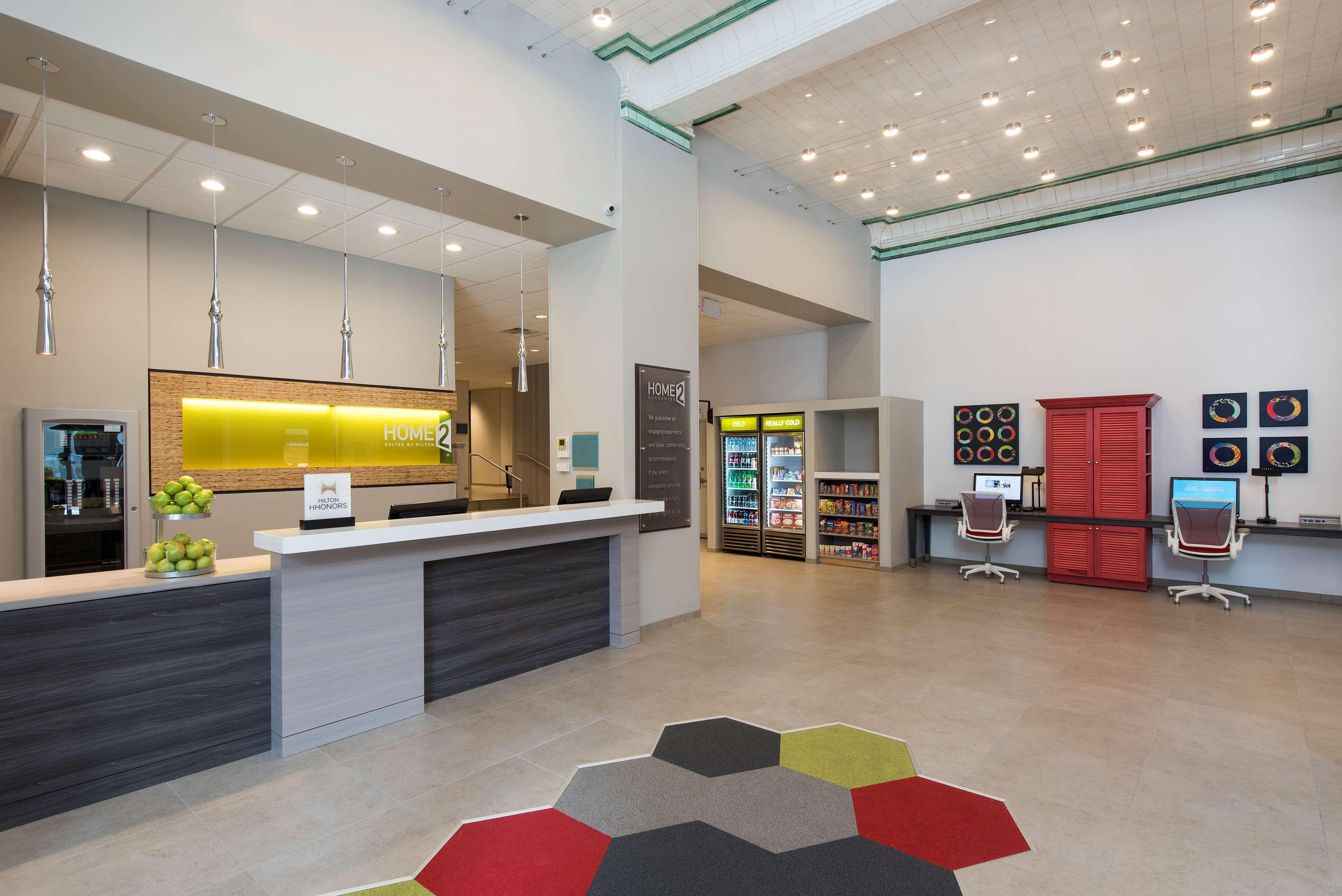 Home2 By Hilton Downtown 3*