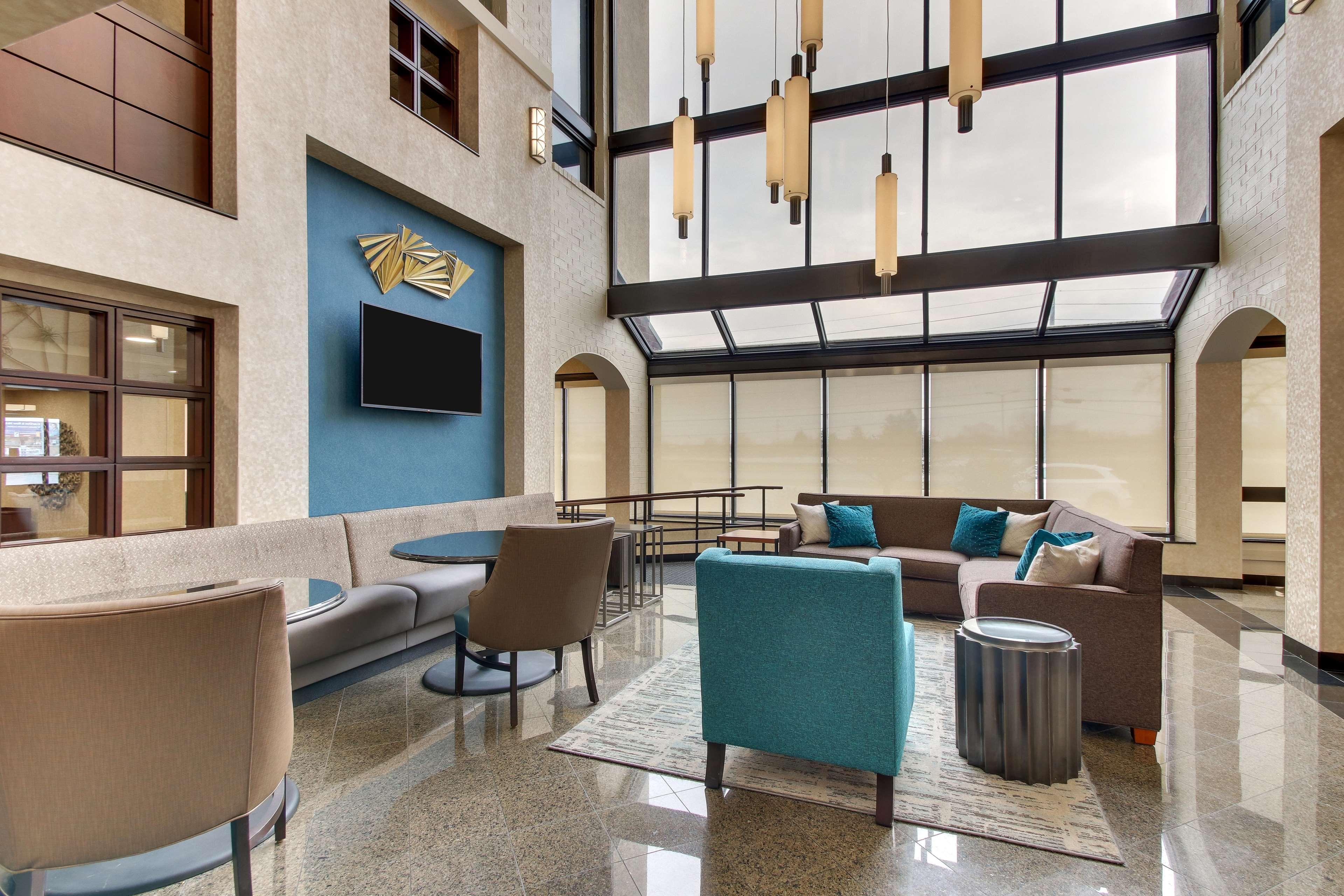 Western North At Pyramids 3* Indianapolis