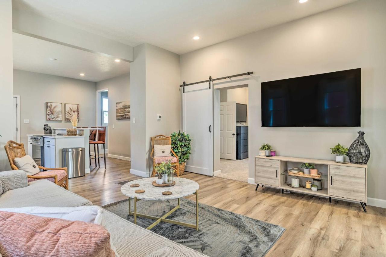 Quaint And Cozy Getaway With Yard! Indianapolis