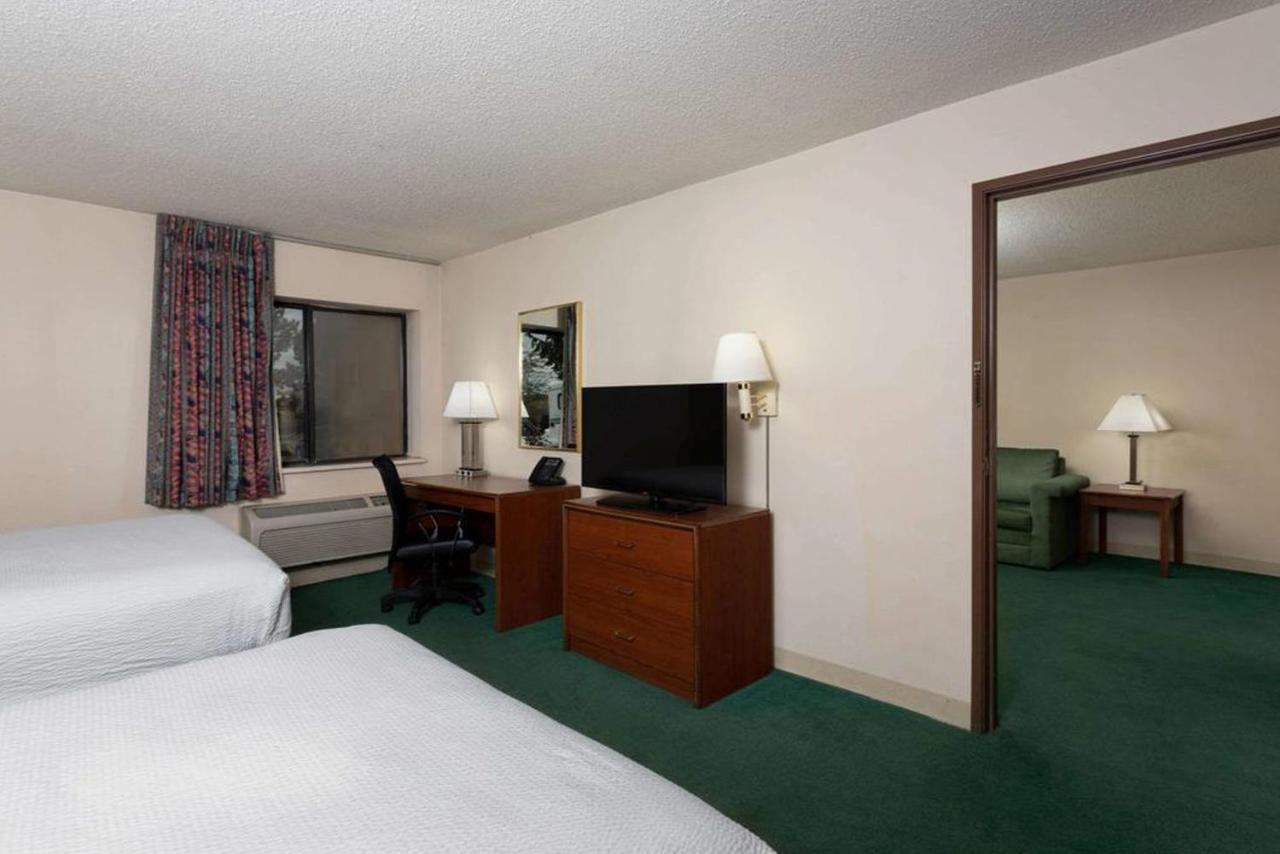 Norwood & Suites East Post Drive 2* Indianapolis