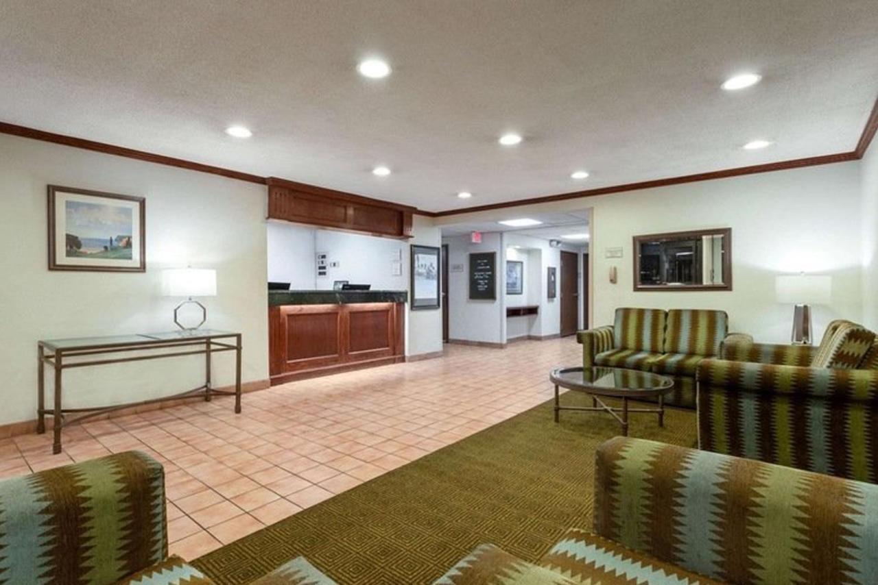 Norwood & Suites East Post Drive Indianapolis