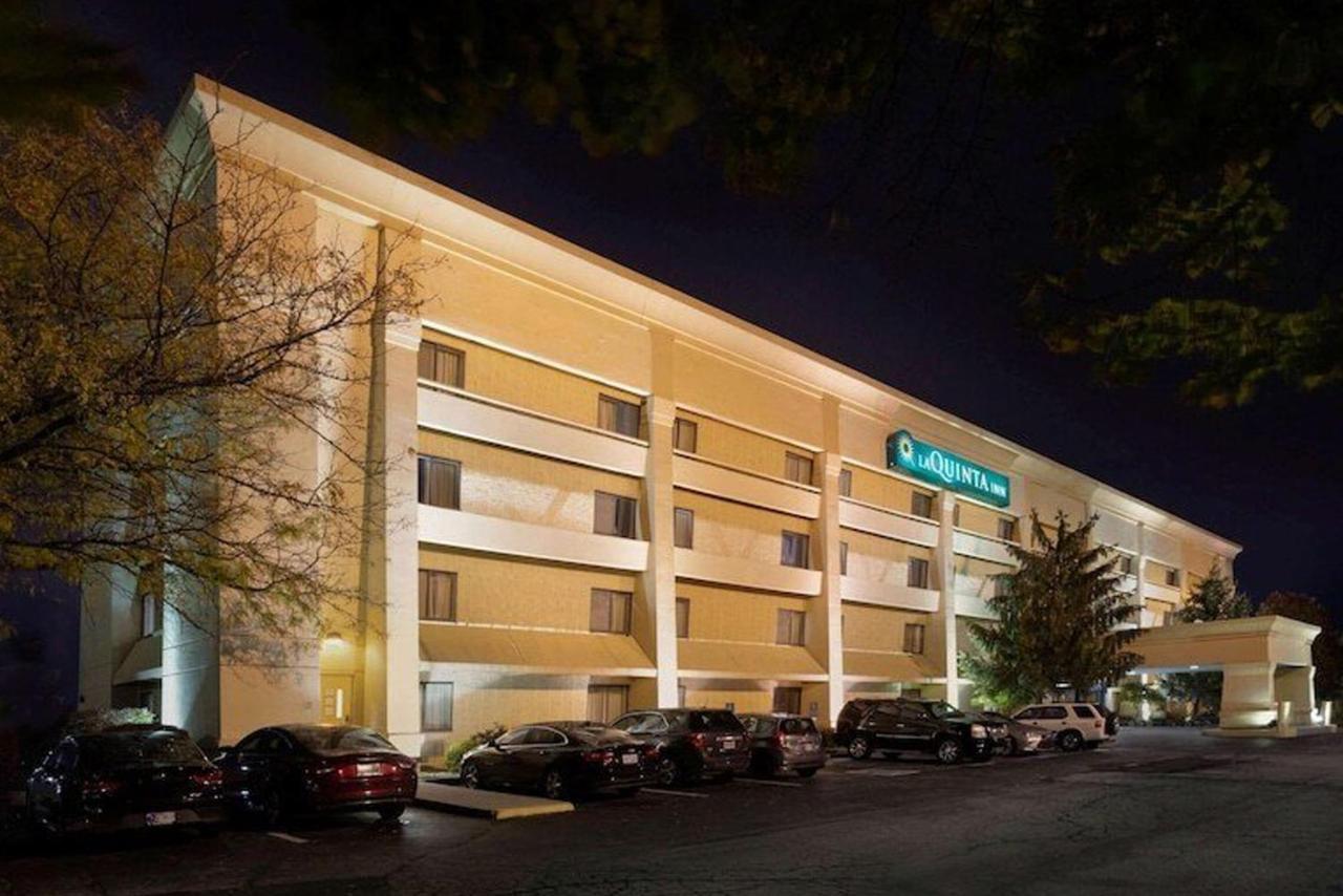 Norwood & Suites East Post Drive Hotel 2*