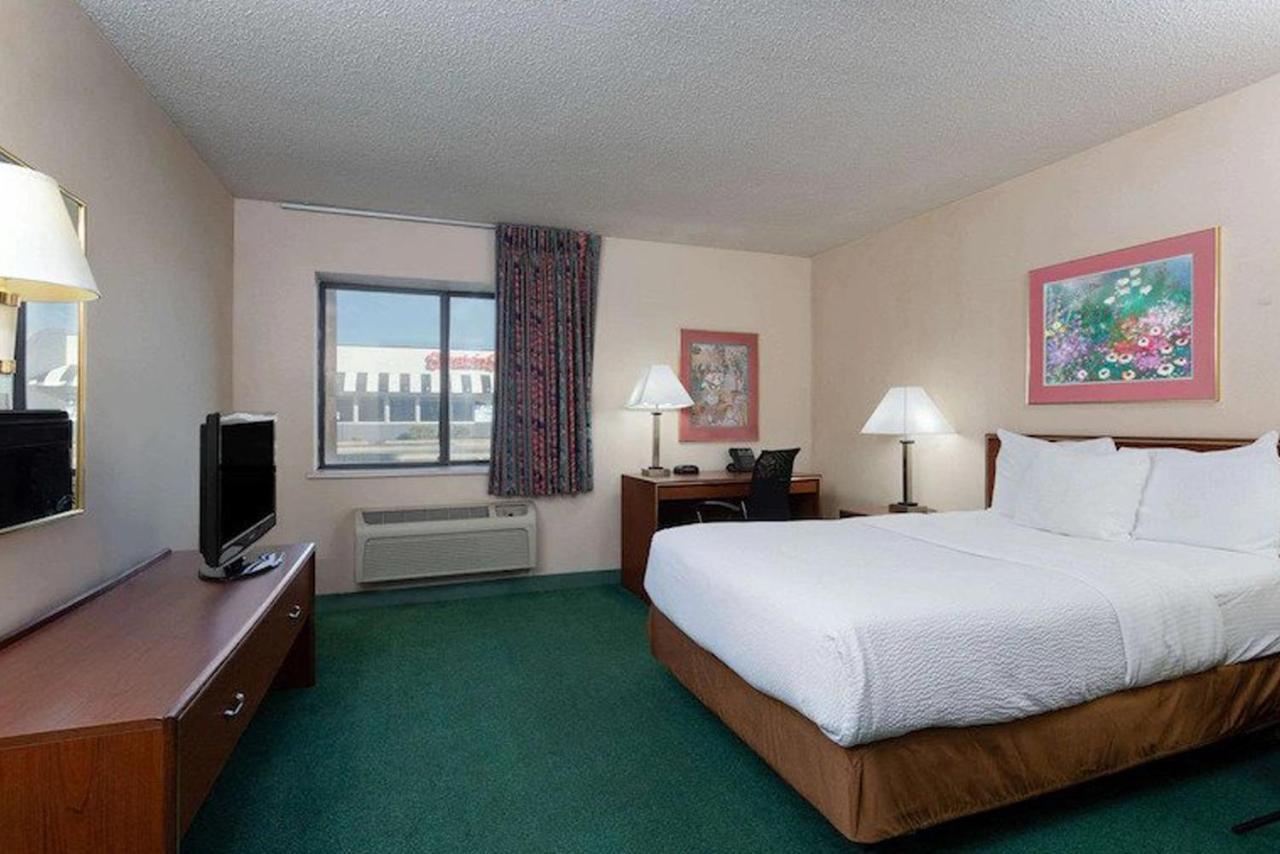 Hotel Norwood & Suites East Post Drive Indianapolis