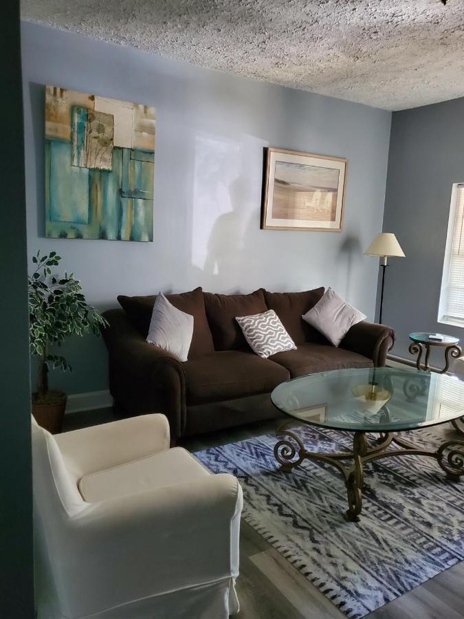 Minutes To Downtown! Long-stays & Pets Welcome! Indianapolis