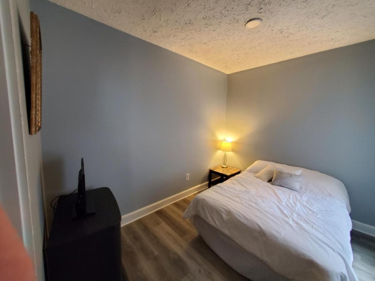 Minutes To Downtown! Long-stays & Pets Welcome! Apartment