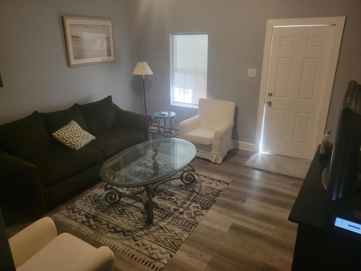 Minutes To Downtown! Long-stays & Pets Welcome!