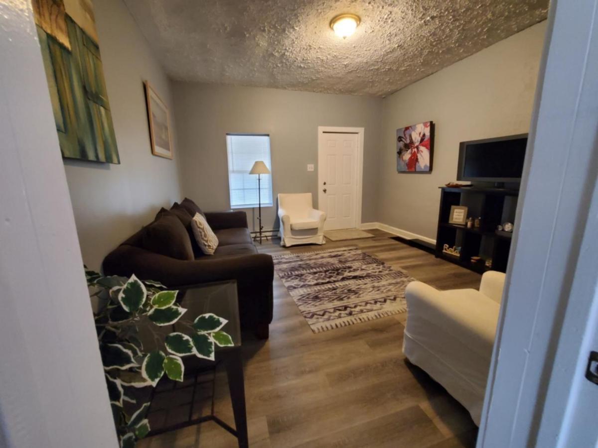 Minutes To Downtown! Long-stays & Pets Welcome! * Indianapolis