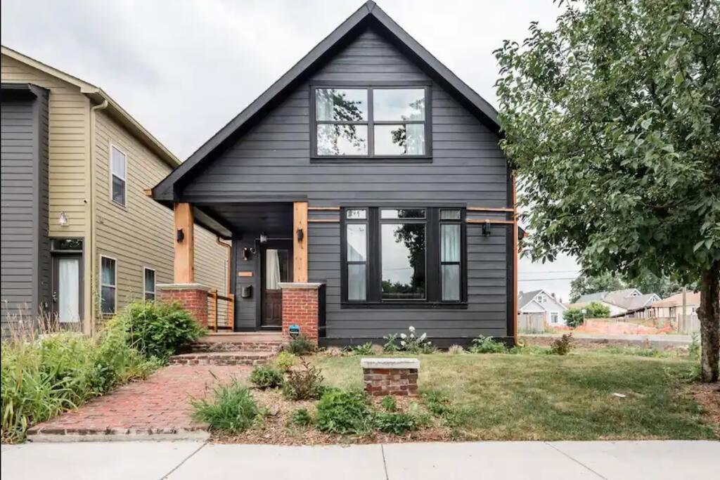 Villa Luxurious 3,000 Square Foot House Downtown Indianapolis