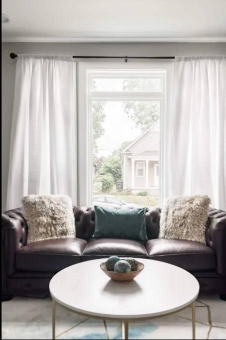 Luxurious 3,000 Square Foot House Downtown * Indianapolis