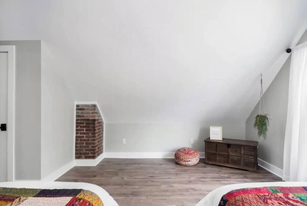 Villa Luxurious 3,000 Square Foot House Downtown *