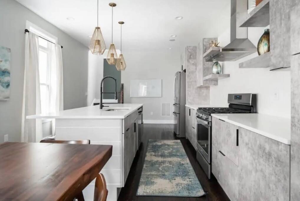 Luxurious 3,000 Square Foot House Downtown * Indianapolis