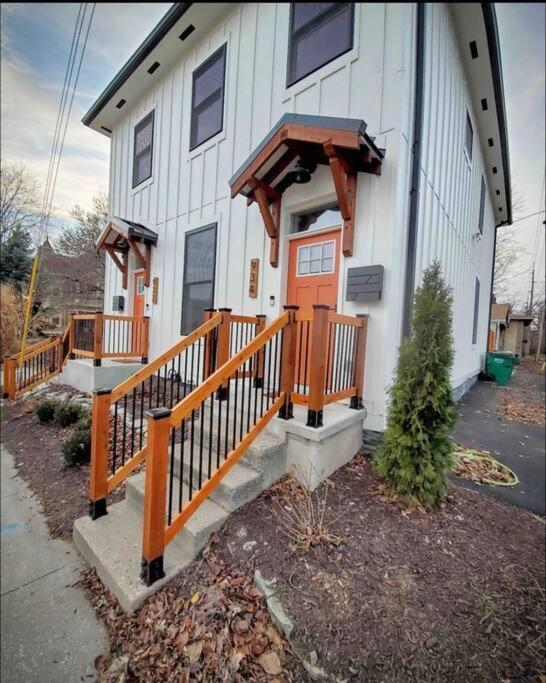 Downtown Indy Hot Tub & Fire Pit Villa