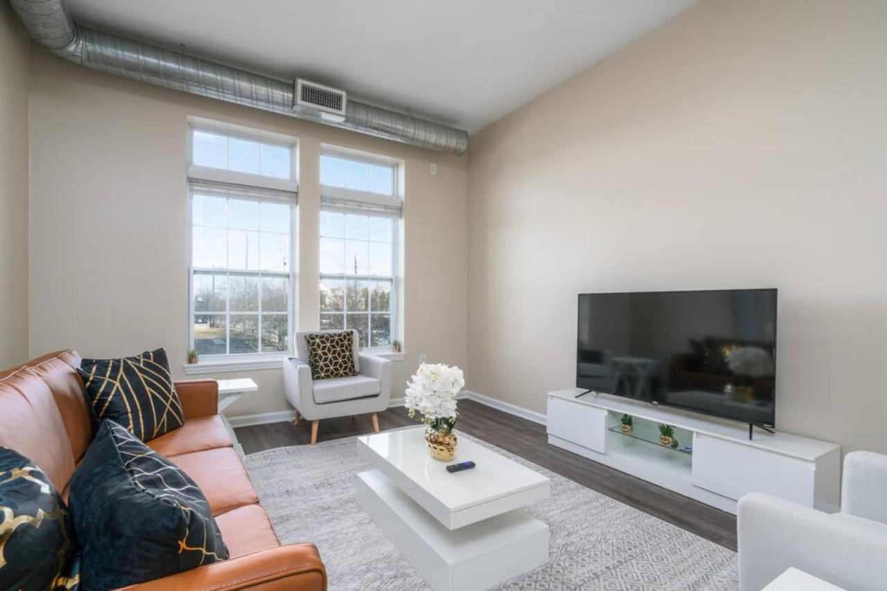 Apartment Downtown Indy Private Bedroom - Shared