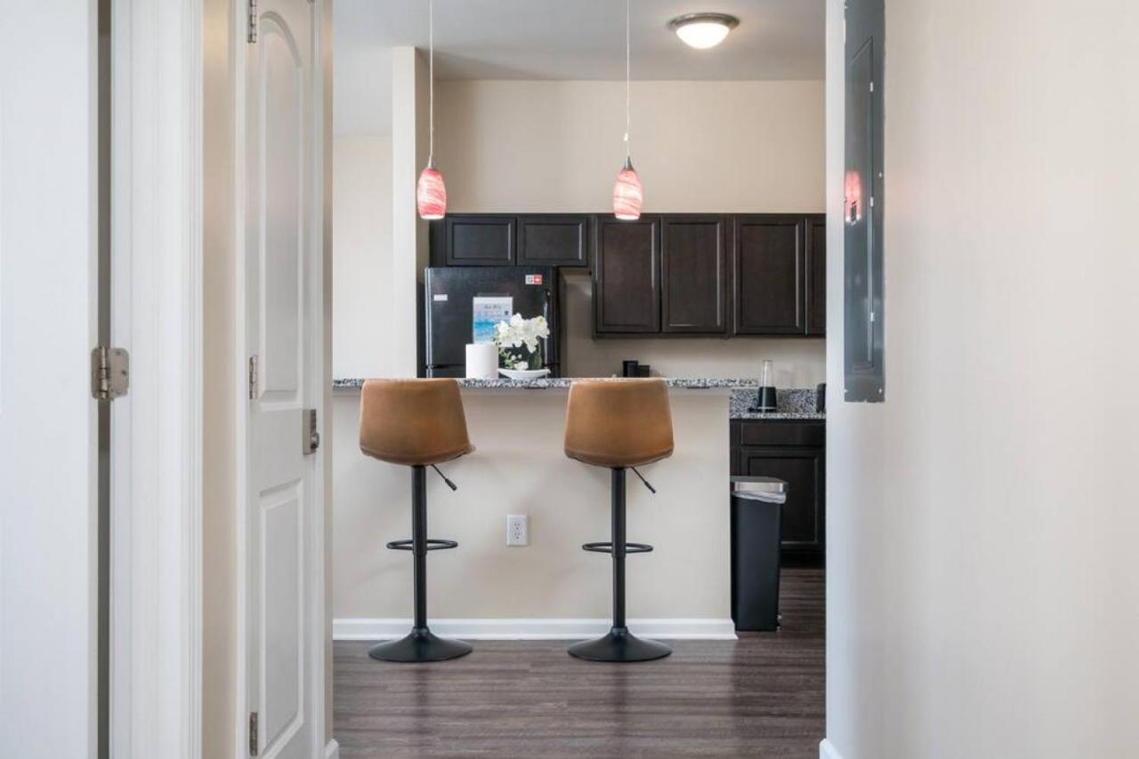 Downtown Indy Private Bedroom - Shared Apartment *