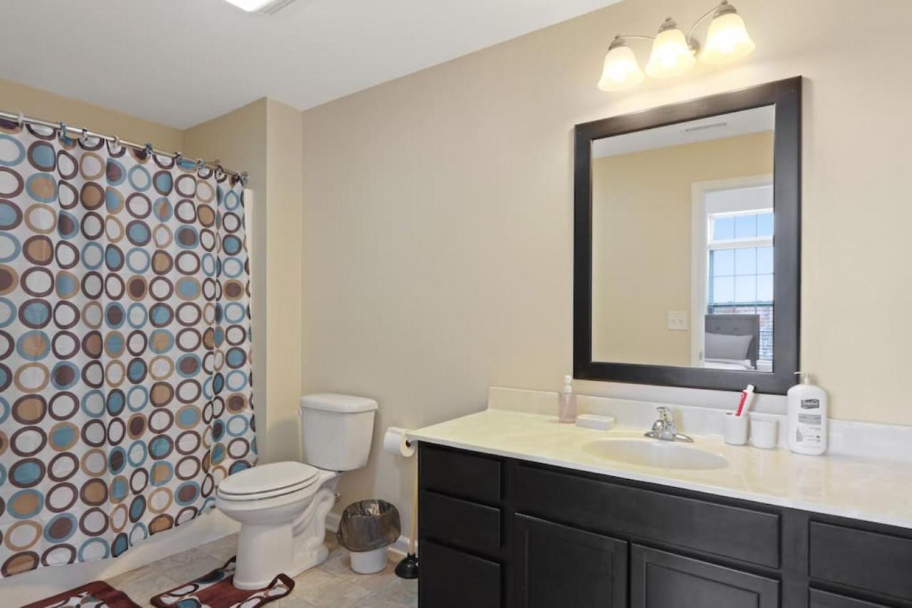 Private Bed Downtown Indy - Shared * Indianapolis