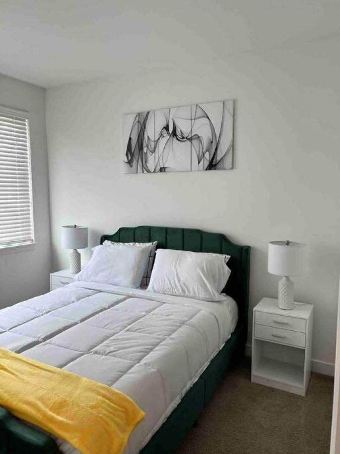 Private Bedroom Fountain Square - Shared Apartment Indianapolis