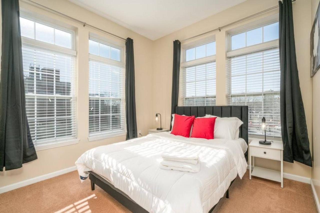 Apartment Private Bed Downtown Indy - Shared *