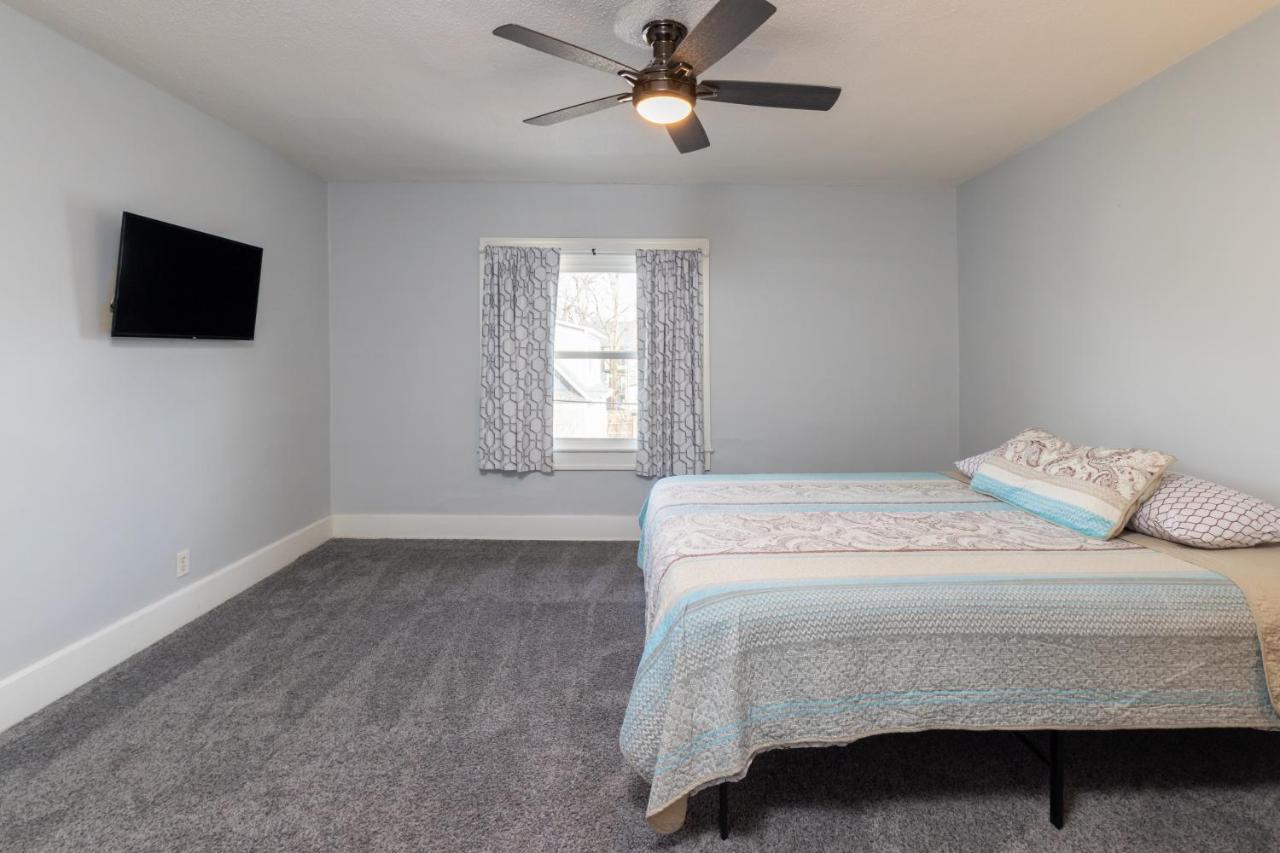 Villa 5 Bedroom 3200 Square Foot House For Downtown Travelers