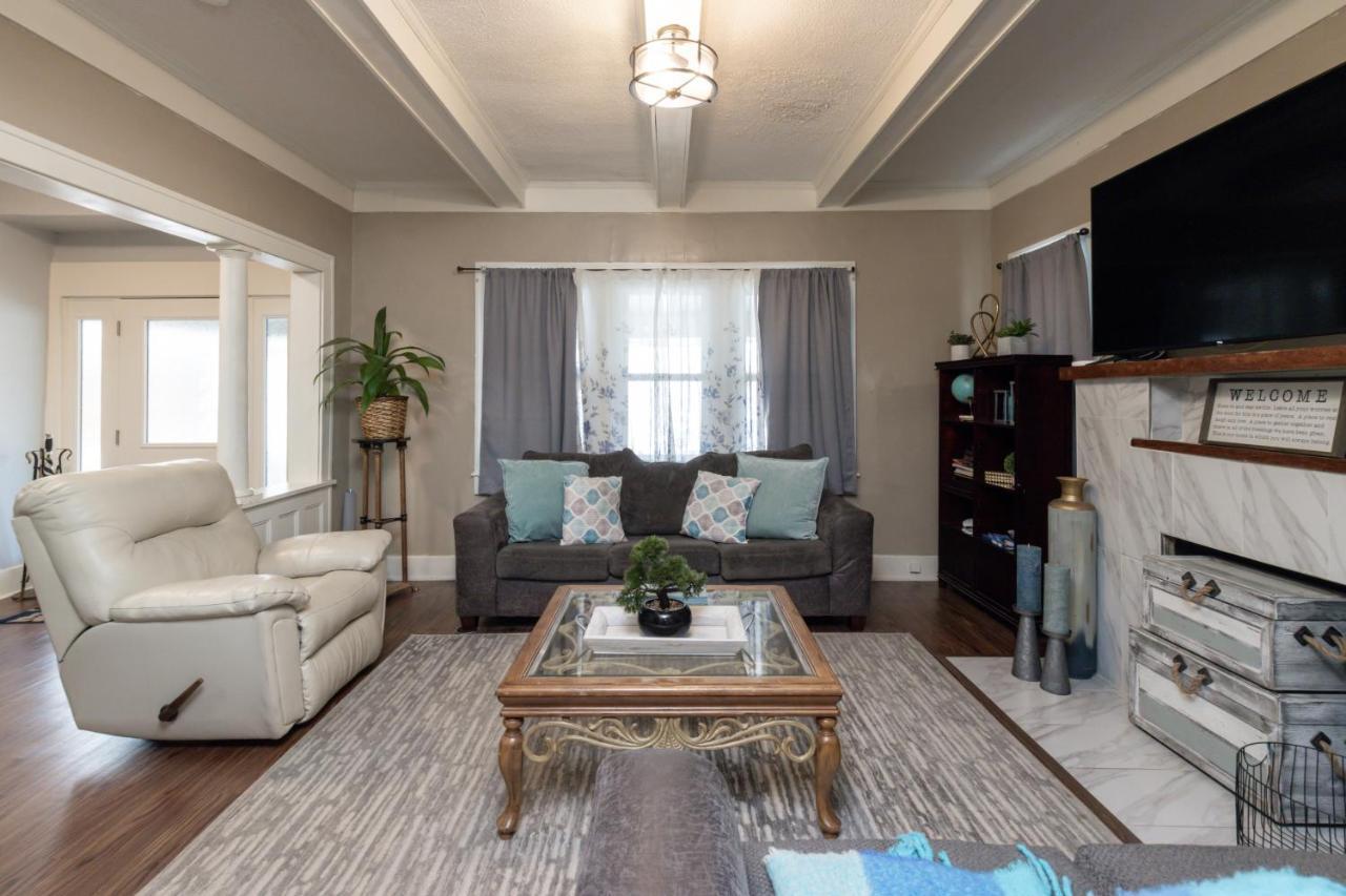 5 Bedroom 3200 Square Foot House For Downtown Travelers Villa Indianapolis