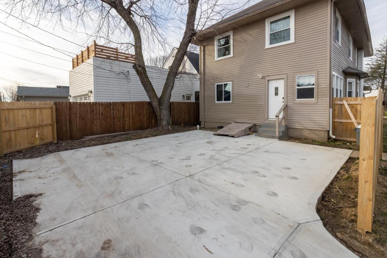 Villa 5 Bedroom 3200 Square Foot House For Downtown Travelers
