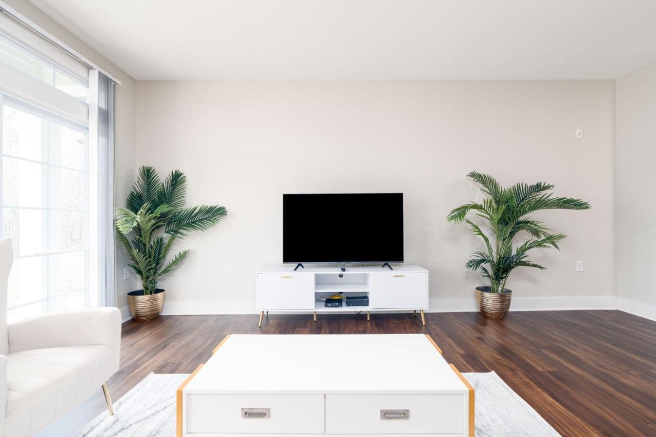 Stylish 1br In At The Crossing Indianapolis