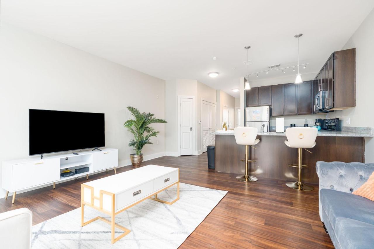 Stylish 1br In At The Crossing Indianapolis