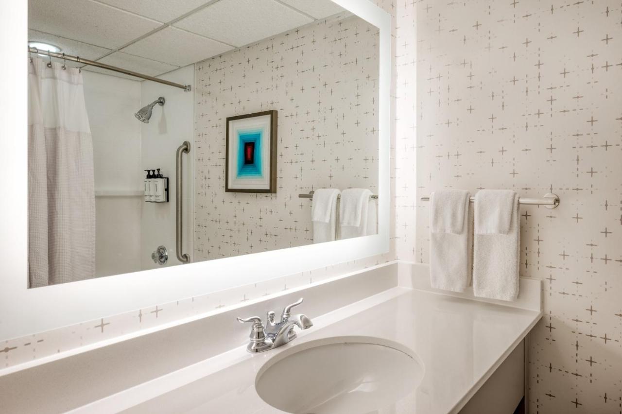 Crowne Plaza Indianapolis-airport By Ihg Hotel
